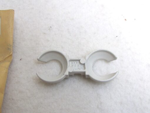 OMC Sterndrive Cable Connector Retainer 314823 0314823 - Image 2
