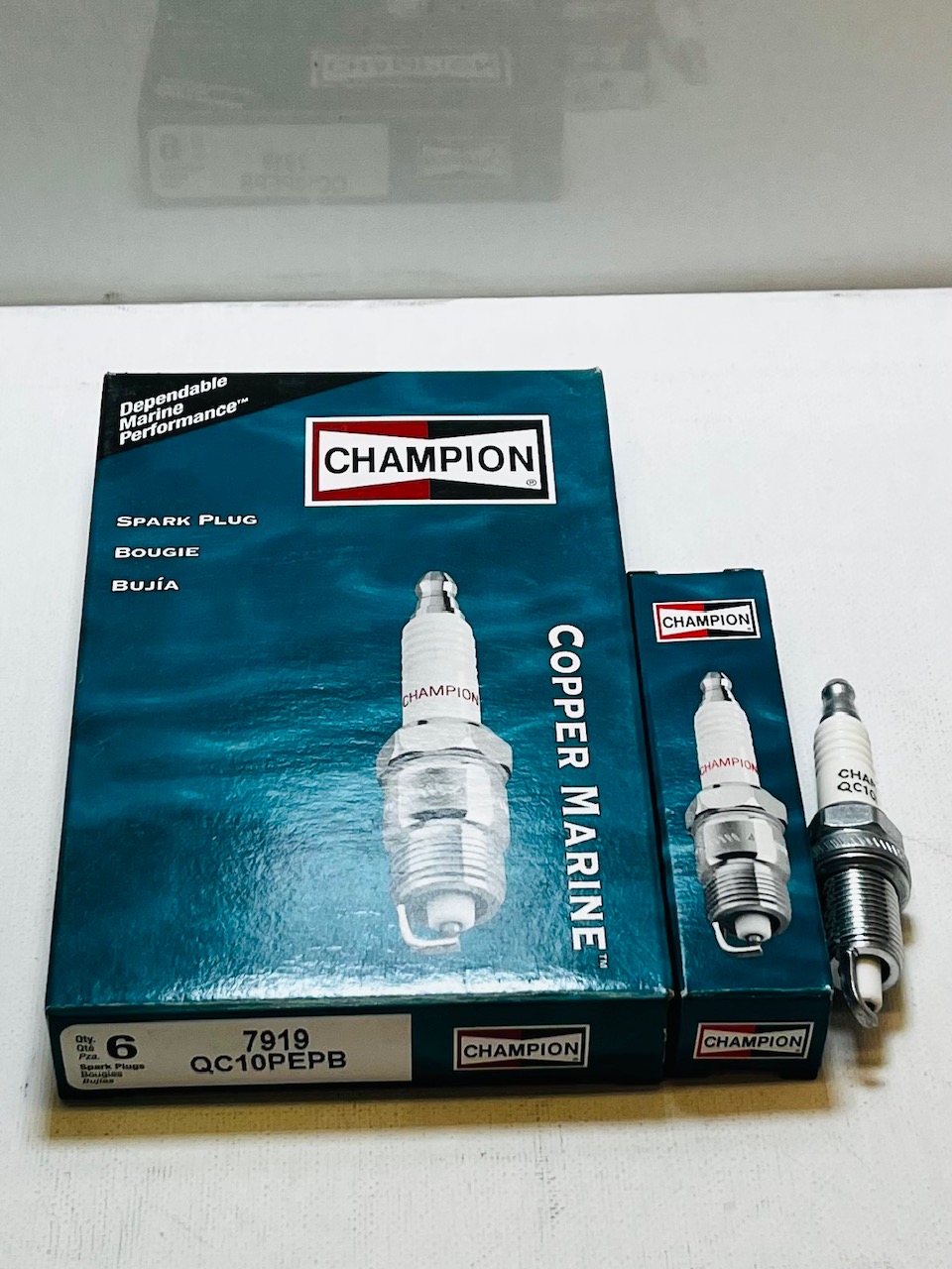 Champion Copper Marine Spark Plug 7919 QC10PEPB 6 Pack Express Marine Champion Copper Marine Spark Plug 7919 QC10PEPB 6 Pack Express Marine